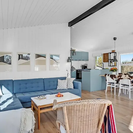 Awesome In With House Sea View